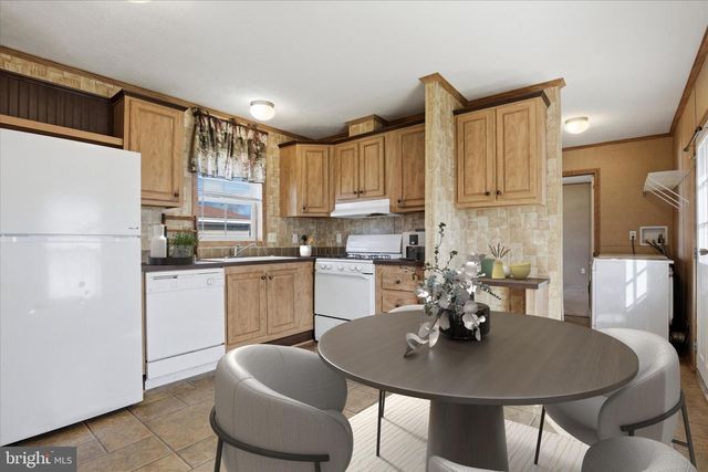 77 IVY CIR, Norristown, PA 19403