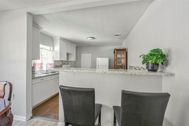 220 Engel Street, Houston, TX 77011