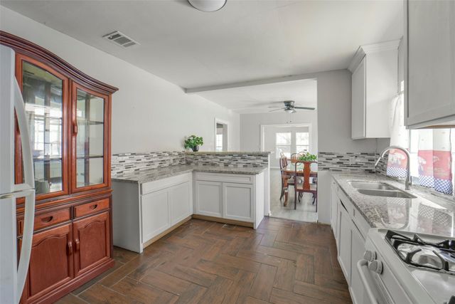 220 Engel Street, Houston, TX 77011