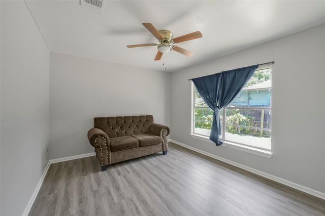 220 Engel Street, Houston, TX 77011