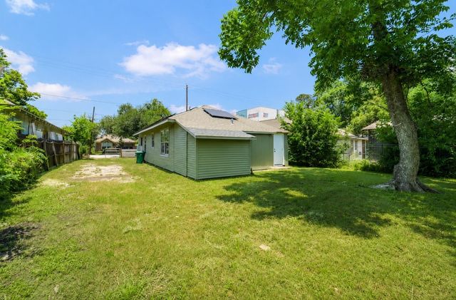 220 Engel Street, Houston, TX 77011