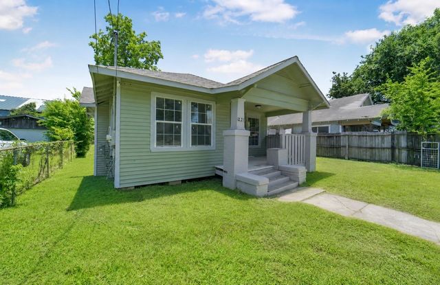 220 Engel Street, Houston, TX 77011