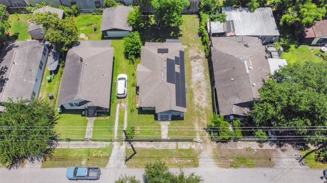 220 Engel Street, Houston, TX 77011