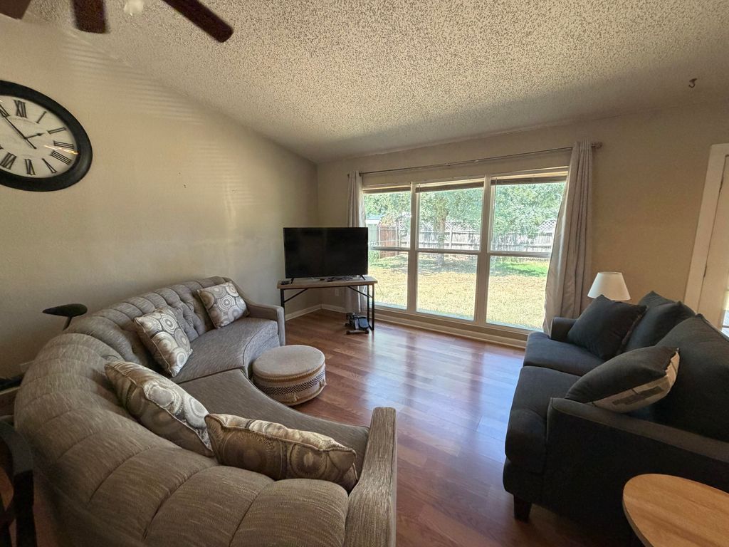 Image 6 of property listing at 2702 University Avenue, San Angelo, TX 76904