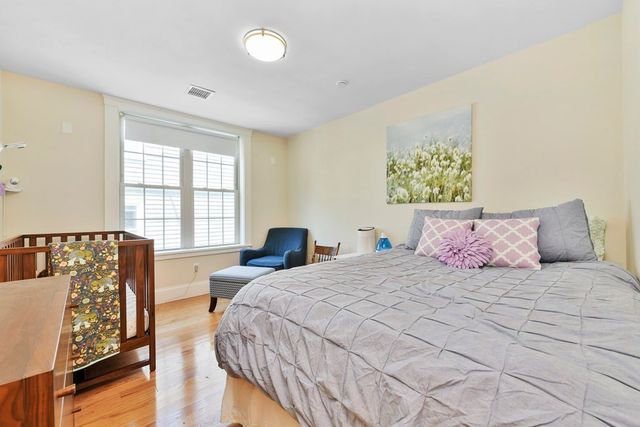 264 Athens Street 5, Boston, MA 02127