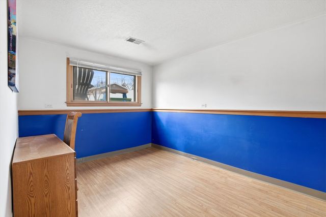 130 N Horner Lane, Mount Prospect, IL 60056