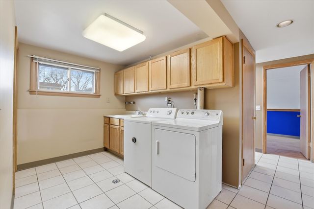 130 N Horner Lane, Mount Prospect, IL 60056