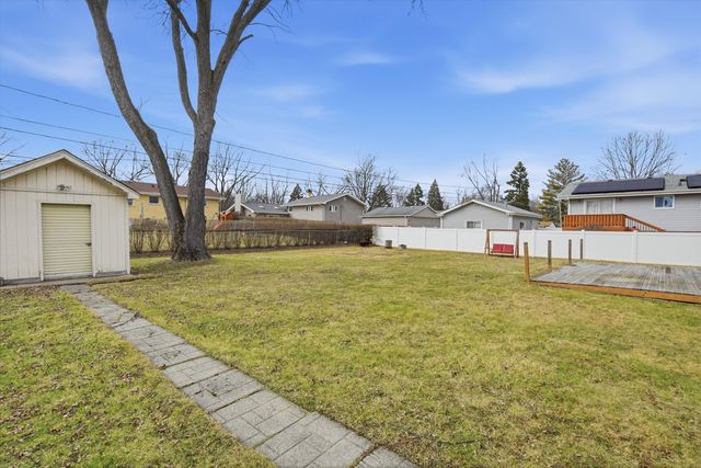 130 N Horner Lane, Mount Prospect, IL 60056