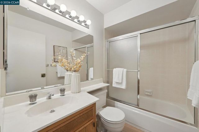 826 Augusta Dr, Moraga, CA 94556