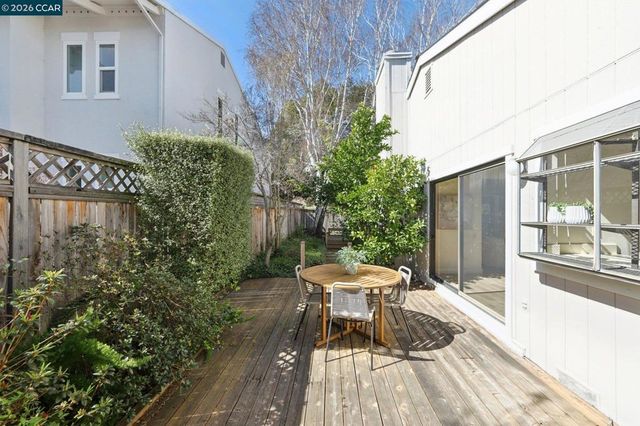 826 Augusta Dr, Moraga, CA 94556