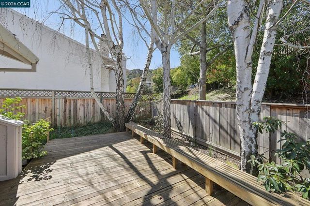 826 Augusta Dr, Moraga, CA 94556