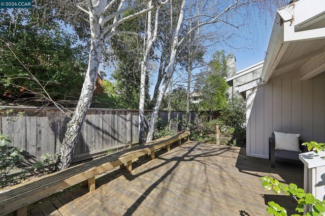 826 Augusta Dr, Moraga, CA 94556