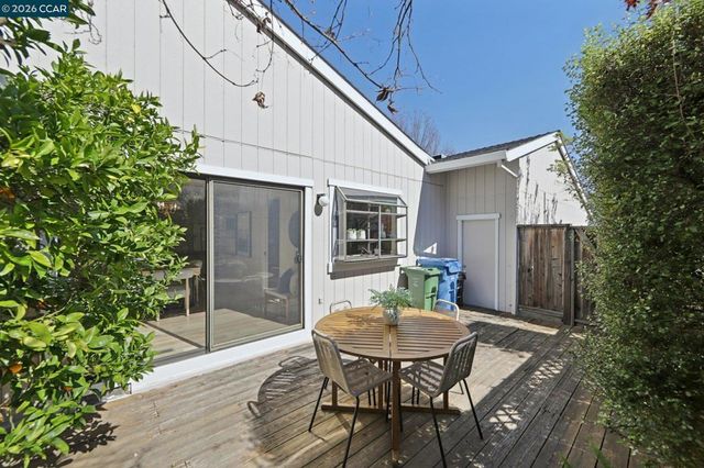 826 Augusta Dr, Moraga, CA 94556