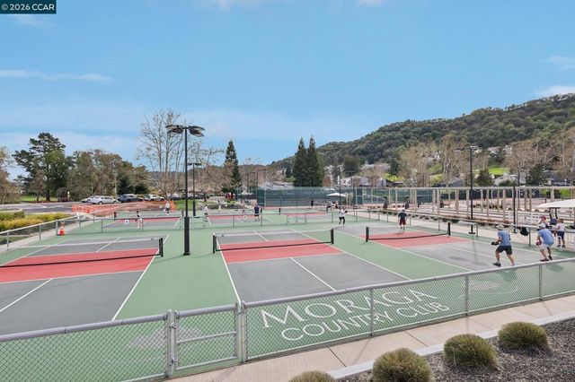 826 Augusta Dr, Moraga, CA 94556