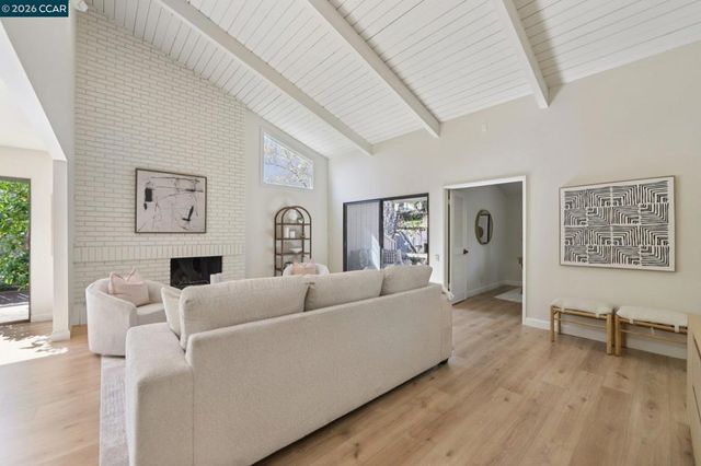 826 Augusta Dr, Moraga, CA 94556