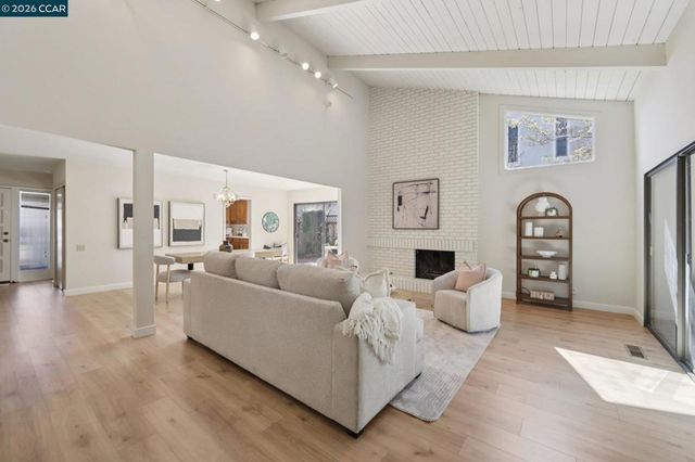 826 Augusta Dr, Moraga, CA 94556