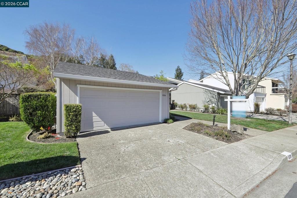 826 Augusta Dr, Moraga, CA 94556