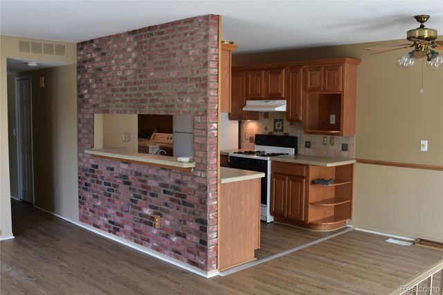 23653 Stonehenge Boulevard, Novi, MI 48375