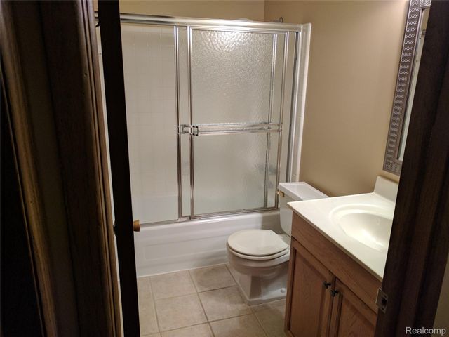 23653 Stonehenge Boulevard, Novi, MI 48375