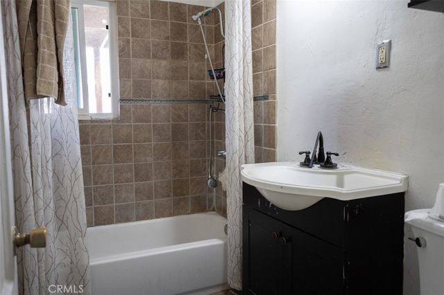 1401 S Whitemarsh, Compton, CA 90220