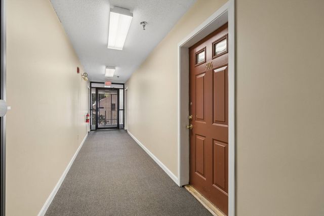1508 Gorham 306, Lowell, MA 01852