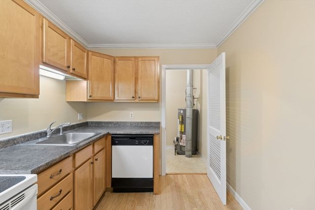 1508 Gorham 306, Lowell, MA 01852