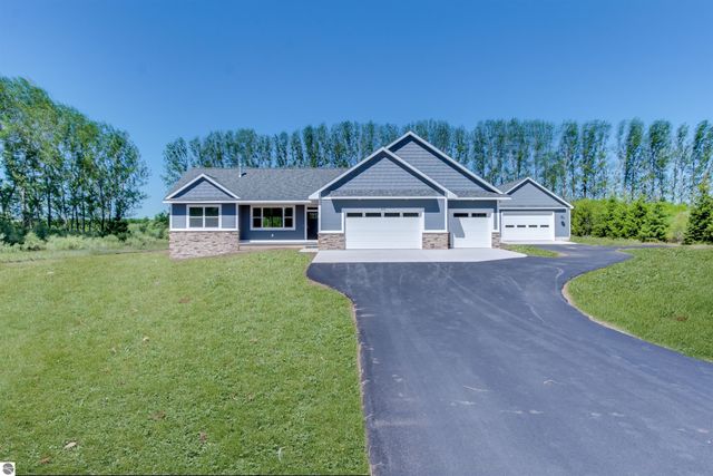 8932 Acres Run Drive, Traverse City, MI 49684