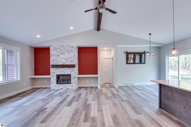 8932 Acres Run Drive, Traverse City, MI 49684