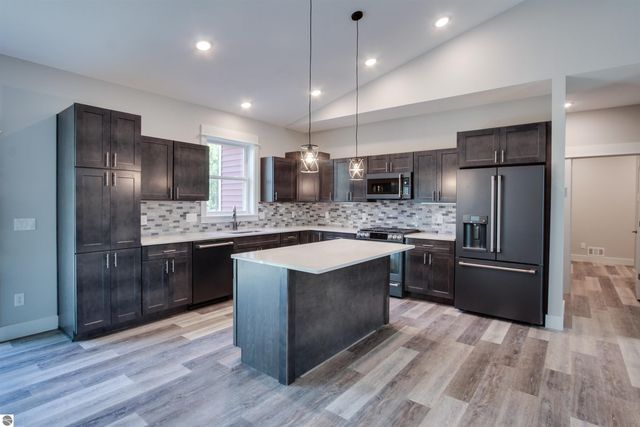 8932 Acres Run Drive, Traverse City, MI 49684