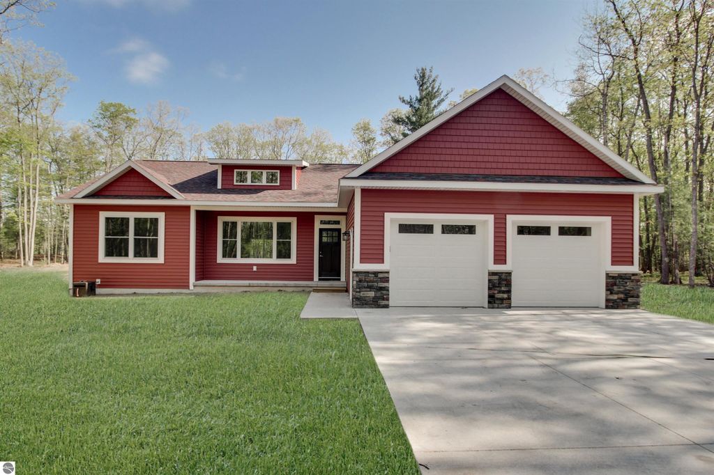 8932 Acres Run Drive, Traverse City, MI 49684