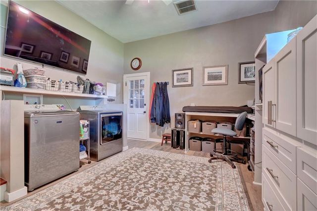 2725 Sterling Point Dr, Portsmouth, VA 23703