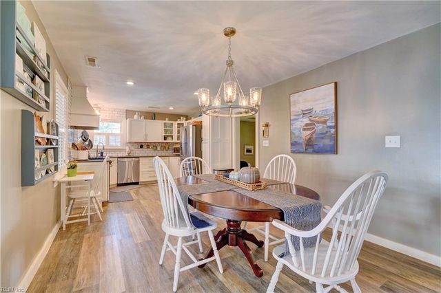 2725 Sterling Point Dr, Portsmouth, VA 23703