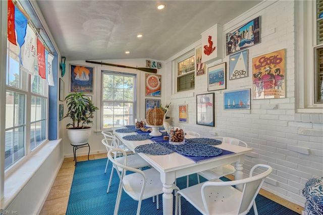 2725 Sterling Point Dr, Portsmouth, VA 23703