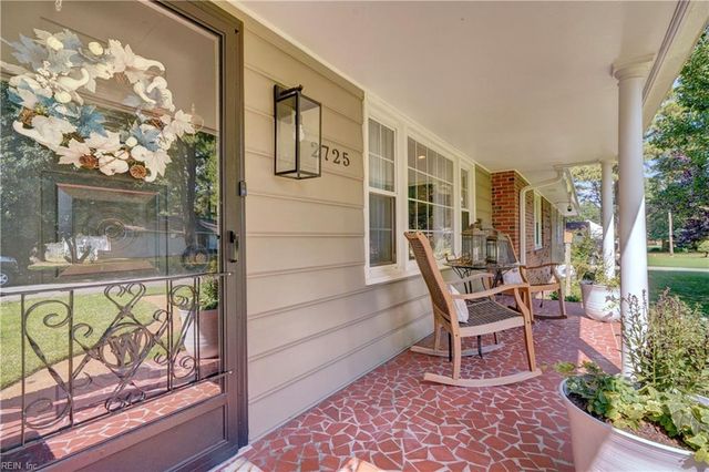 2725 Sterling Point Dr, Portsmouth, VA 23703