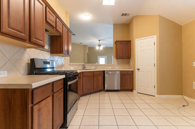 105 Remington RUN, Bastrop, TX 78602