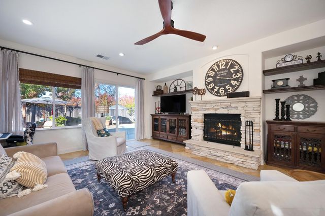 1866 Penrose Ct, Folsom, CA 95630