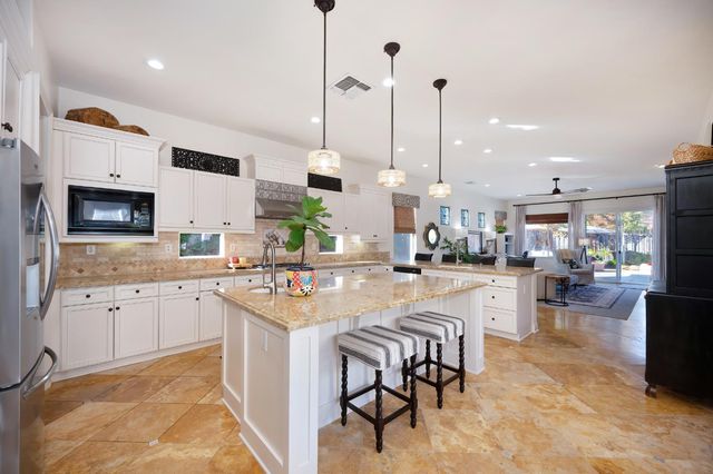 1866 Penrose Ct, Folsom, CA 95630