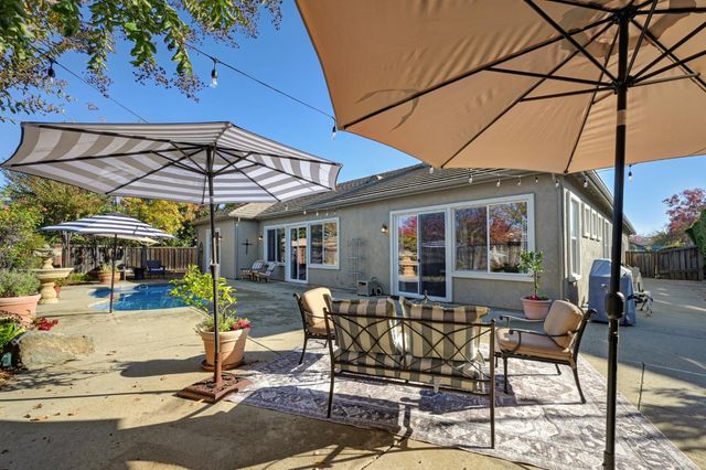 1866 Penrose Ct, Folsom, CA 95630