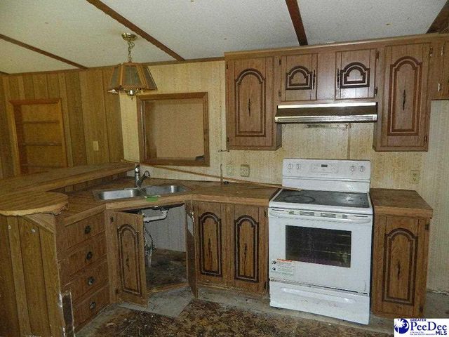 2002 Catalpa Drive, Dillon, SC 29536