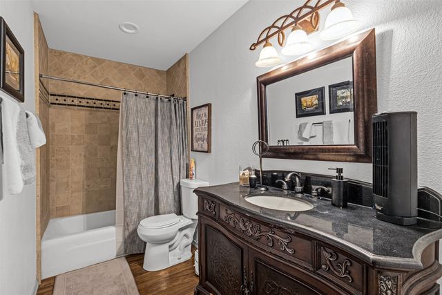 1805 Lakecrest Court, Carrollton, TX 75006