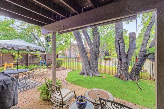 1805 Lakecrest Court, Carrollton, TX 75006