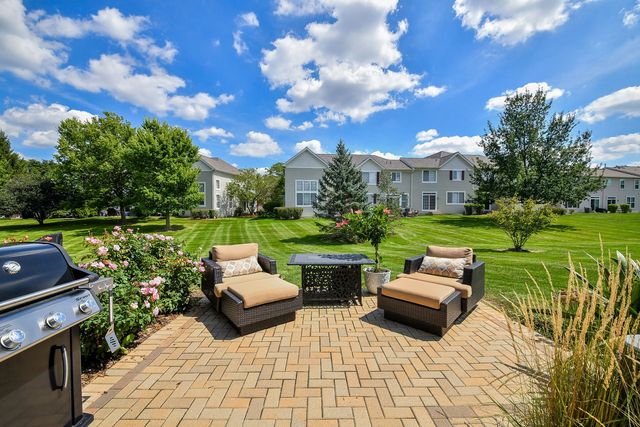 184 Birch Lane, St. Charles, IL 60175