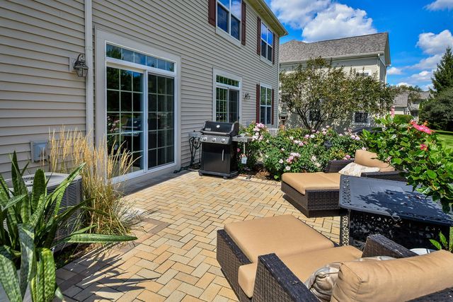 184 Birch Lane, St. Charles, IL 60175