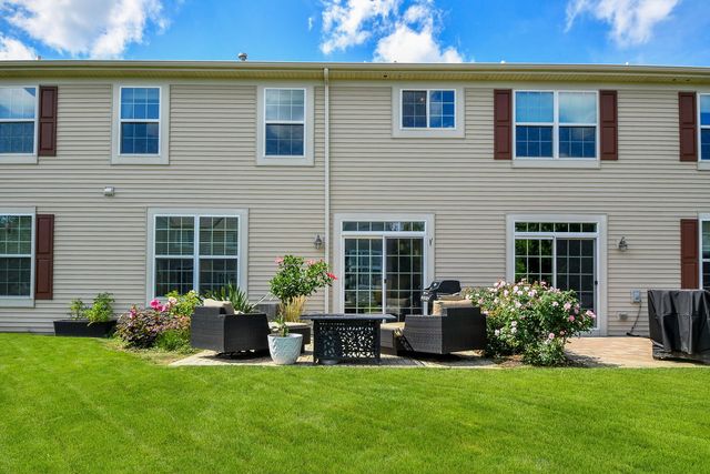 184 Birch Lane, St. Charles, IL 60175