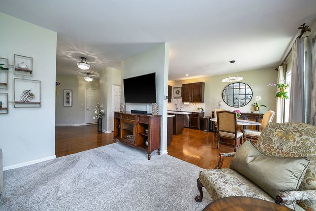 184 Birch Lane, St. Charles, IL 60175