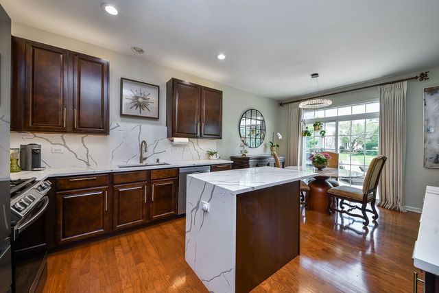 184 Birch Lane, St. Charles, IL 60175