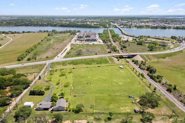 2301 NE Loop 567, Granbury, TX 76048