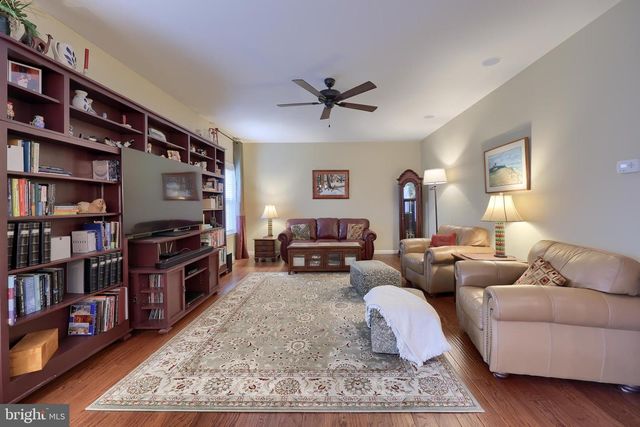 509 BROOKSHIRE DR, Lancaster, PA 17601