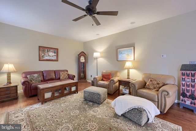 509 BROOKSHIRE DR, Lancaster, PA 17601