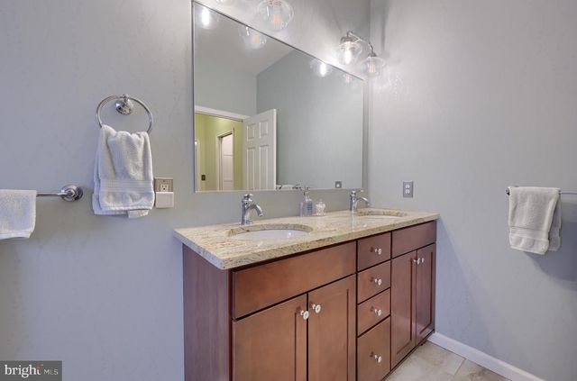 509 BROOKSHIRE DR, Lancaster, PA 17601